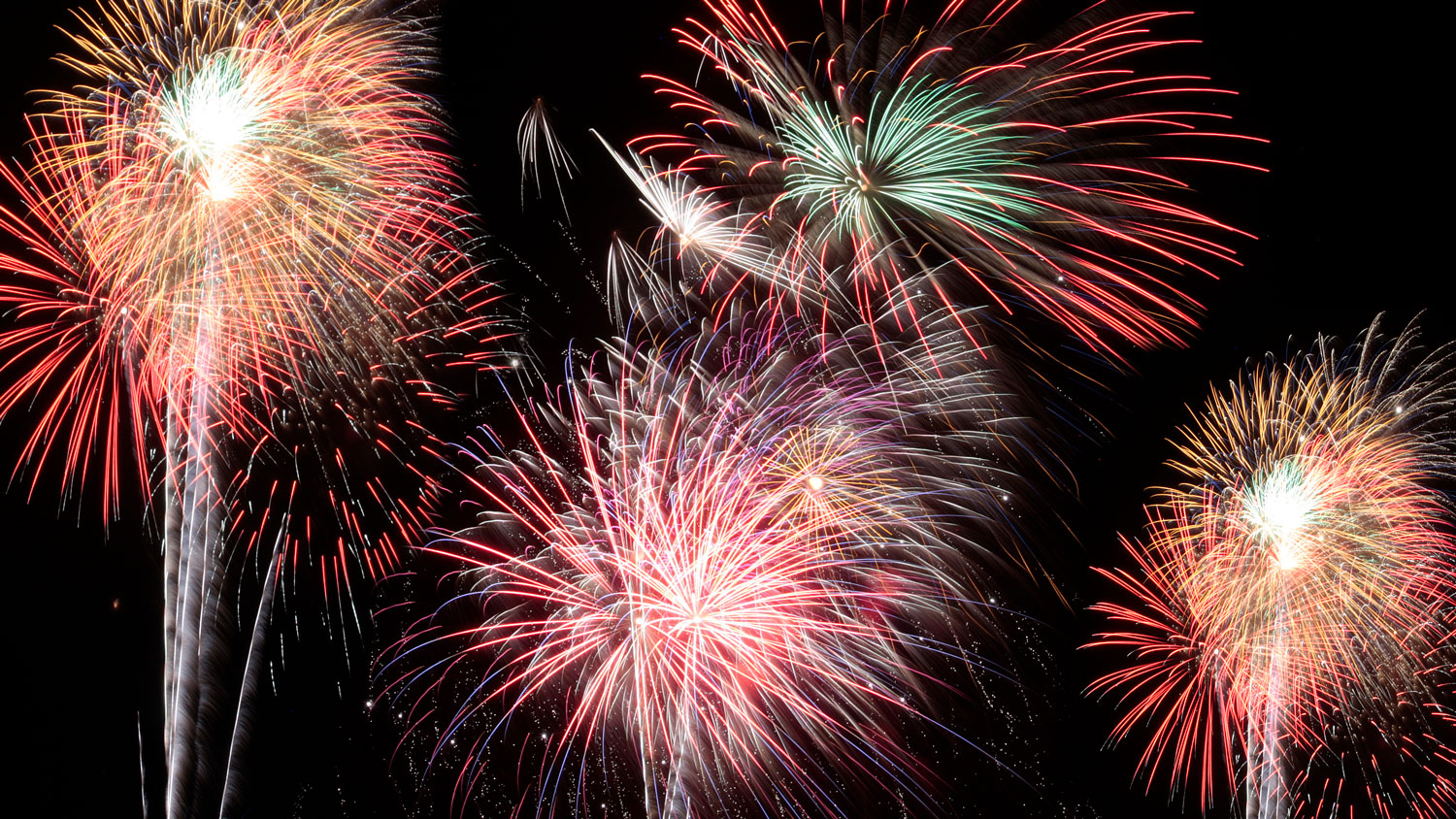 PLAINSMEN TO PRESENT JULY 4 FIREWORKS SPECTACULAR